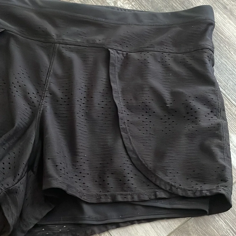 Athleta Black Laser Cut Running Lined Athletic Shorts large